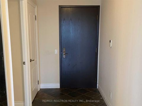 Photo 12 at 1010 - 2 Clairtrell Road, Willowdale East, Toronto