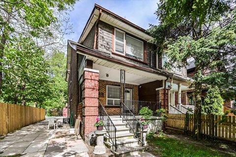 Photo 1 at 85 Linsmore Crescent, East York, Toronto