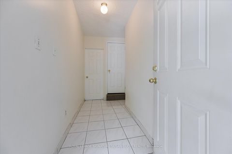 Photo 3 at 85 Linsmore Crescent, East York, Toronto