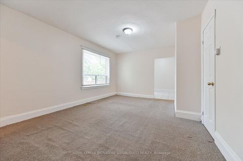 Photo 5 at 85 Linsmore Crescent, East York, Toronto