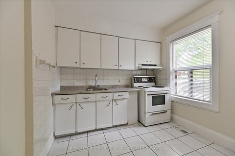 Photo 10 at 85 Linsmore Crescent, East York, Toronto
