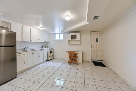 Photo 21 at 85 Linsmore Crescent, East York, Toronto