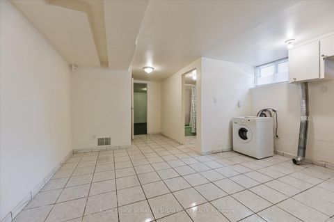Photo 22 at 85 Linsmore Crescent, East York, Toronto