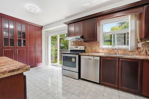 Photo 6 at 39 Riviera Drive, Glen Shields, Vaughan