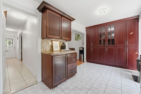 Photo 7 at 39 Riviera Drive, Glen Shields, Vaughan