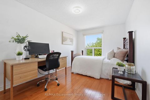 Photo 12 at 39 Riviera Drive, Glen Shields, Vaughan