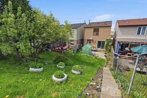 Photo 18 at 39 Riviera Drive, Glen Shields, Vaughan