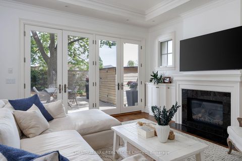 Photo 14 at 7 Strathgowan Crescent, Lawrence Park South, Toronto