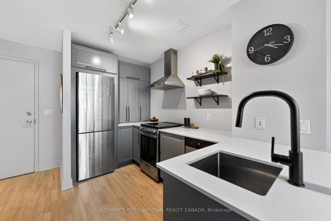 Photo 9 at 614 - 637 Lake Shore Boulevard W, Niagara, Toronto