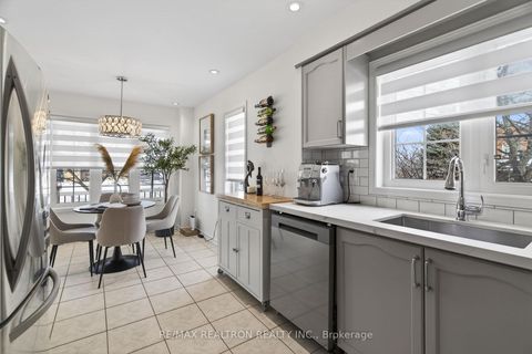 Photo 5 at 130 Aspenwood Drive, Woodland Hill, Newmarket