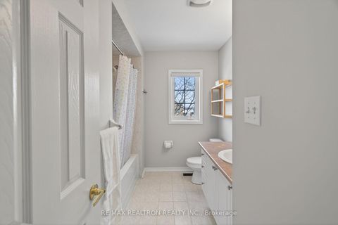 Photo 19 at 130 Aspenwood Drive, Woodland Hill, Newmarket