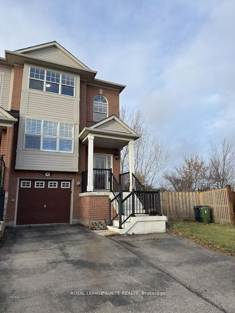 Photo 2 at 40 Reindeer Drive, Rouge E11, Toronto