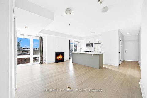 Photo 3 at 243 Niagara Street, Niagara, Toronto
