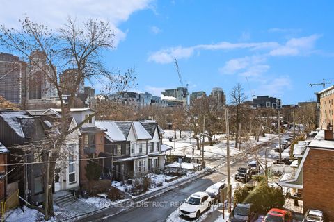 Photo 11 at 243 Niagara Street, Niagara, Toronto