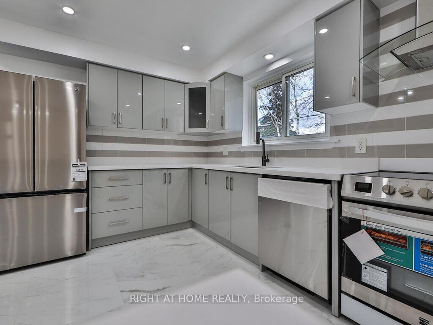 Photo 11 at 9 Allister Avenue, Cliffcrest, Toronto