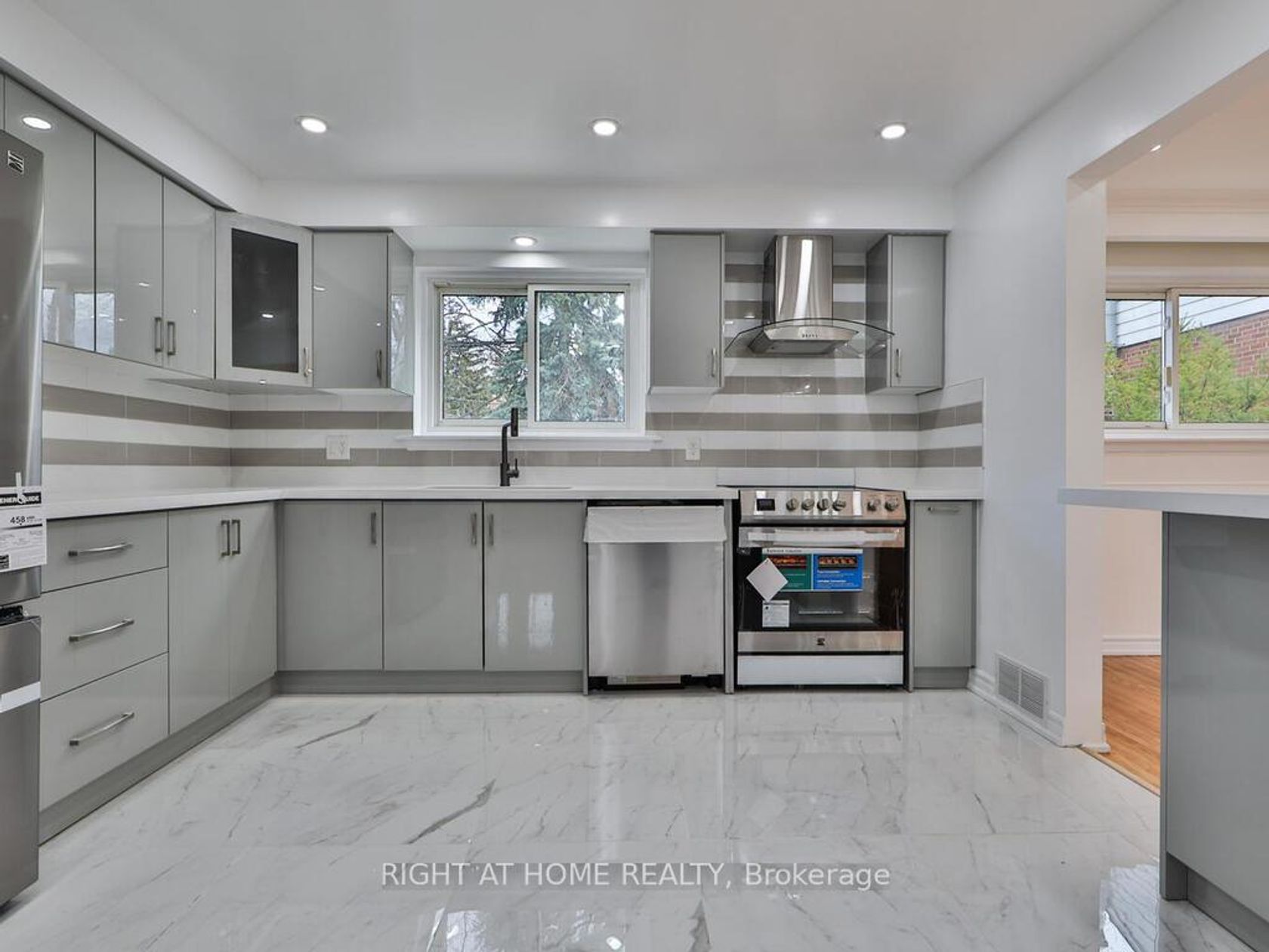 Photo 15 at 9 Allister Avenue, Cliffcrest, Toronto