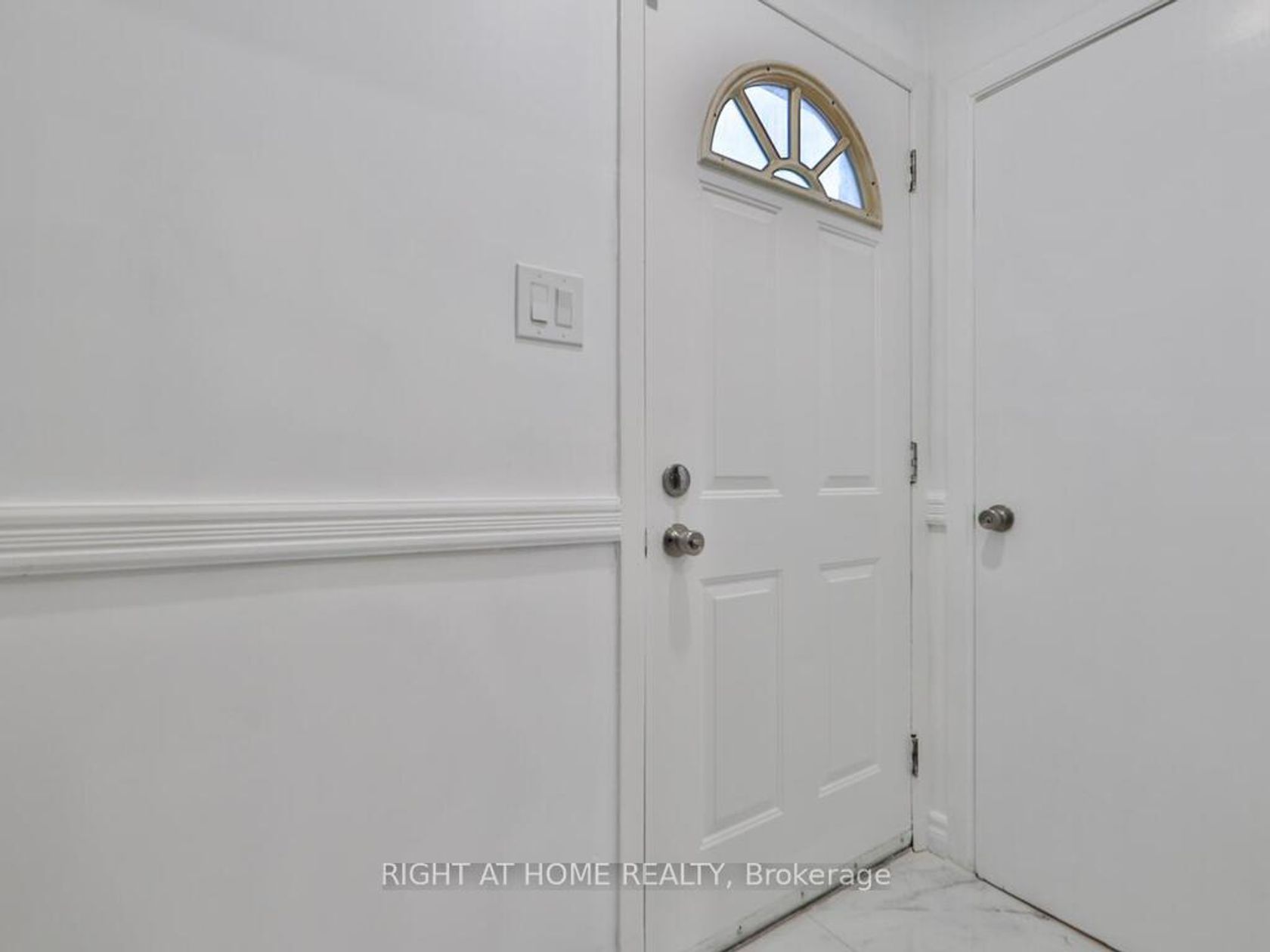 Photo 34 at 9 Allister Avenue, Cliffcrest, Toronto