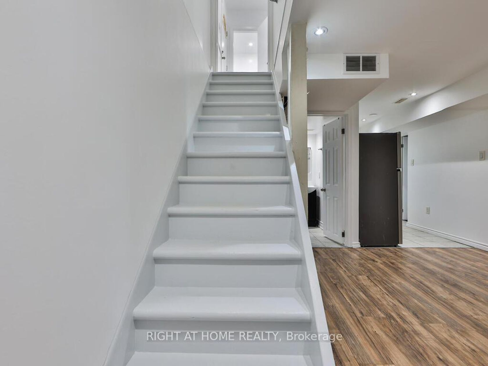 Photo 35 at 9 Allister Avenue, Cliffcrest, Toronto
