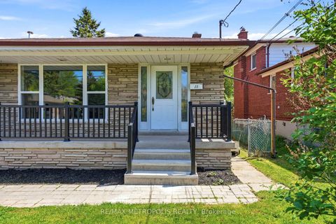 Photo 1 at 23 Lochleven Drive, Scarborough Village, Toronto