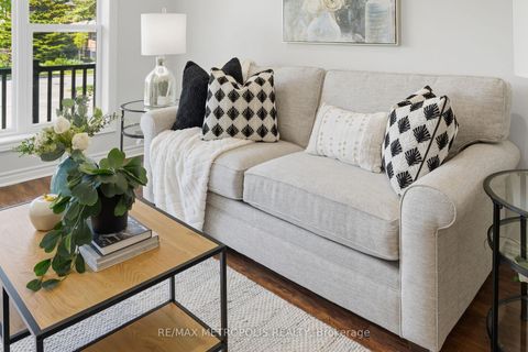 Photo 8 at 23 Lochleven Drive, Scarborough Village, Toronto