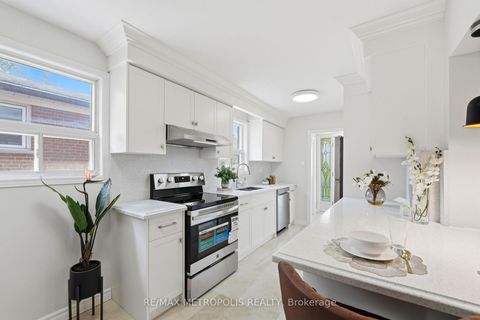 Photo 10 at 23 Lochleven Drive, Scarborough Village, Toronto
