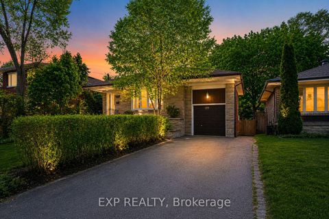 Photo 2 at 177 Overbrook Place, Bathurst Manor, Toronto