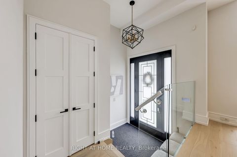 Photo 3 at 102 Parklea Drive, Leaside, Toronto