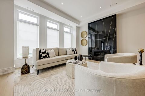 Photo 4 at 102 Parklea Drive, Leaside, Toronto
