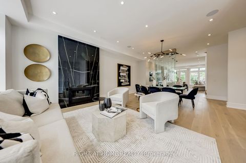 Photo 5 at 102 Parklea Drive, Leaside, Toronto