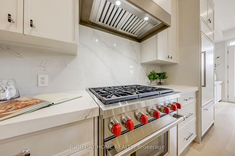 Photo 17 at 102 Parklea Drive, Leaside, Toronto