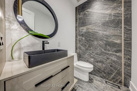 Photo 18 at 102 Parklea Drive, Leaside, Toronto