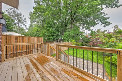 Photo 38 at 102 Parklea Drive, Leaside, Toronto