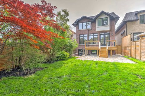 Photo 39 at 102 Parklea Drive, Leaside, Toronto