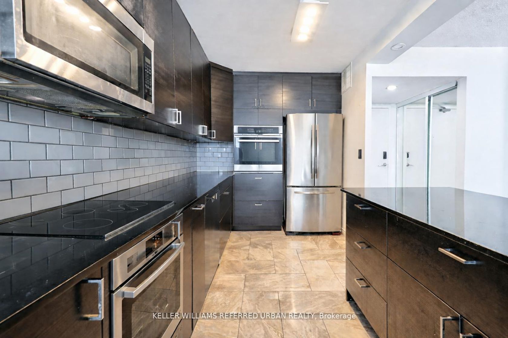 1811 - 10 Martha Eaton Way, Amesbury, Toronto photo 8