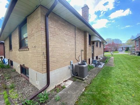 Photo 4 at 16 Chrysler Crescent, Maryvale, Toronto