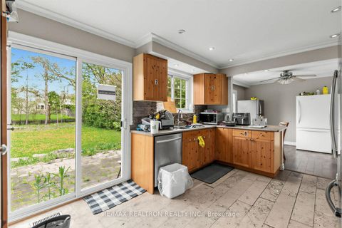 Photo 4 at 8 Gallacher Avenue, Oak Ridges, Richmond Hill