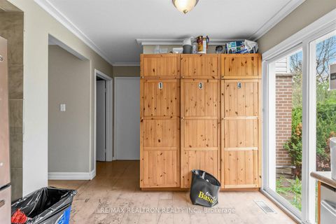 Photo 6 at 8 Gallacher Avenue, Oak Ridges, Richmond Hill