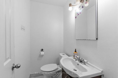 Photo 13 at 8 Gallacher Avenue, Oak Ridges, Richmond Hill