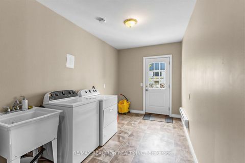 Photo 14 at 8 Gallacher Avenue, Oak Ridges, Richmond Hill