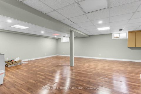 Photo 20 at 8 Gallacher Avenue, Oak Ridges, Richmond Hill