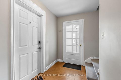 Photo 24 at 8 Gallacher Avenue, Oak Ridges, Richmond Hill