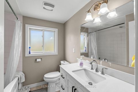 Photo 30 at 8 Gallacher Avenue, Oak Ridges, Richmond Hill