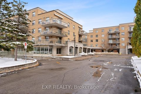 Photo 2 at 210 - 2506 Rutherford Road, Maple, Vaughan