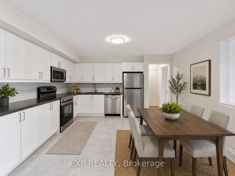 Photo 7 at 210 - 2506 Rutherford Road, Maple, Vaughan