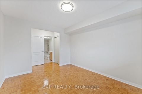 Photo 17 at 210 - 2506 Rutherford Road, Maple, Vaughan