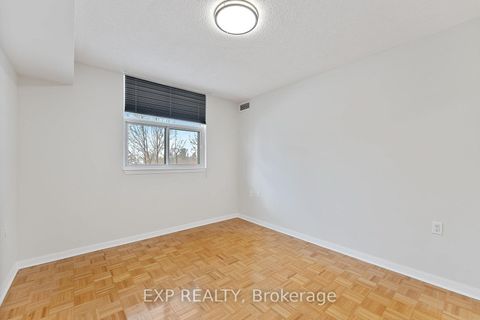 Photo 18 at 210 - 2506 Rutherford Road, Maple, Vaughan