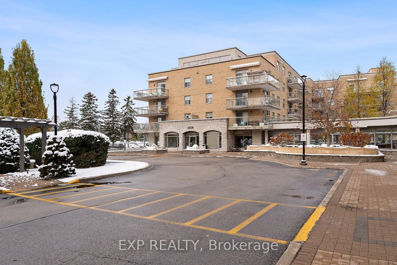 210 - 2506 Rutherford Road, Maple, Vaughan photo 5