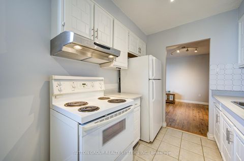 Photo 10 at 806 - 10 Muirhead Road, Pleasant View, Toronto