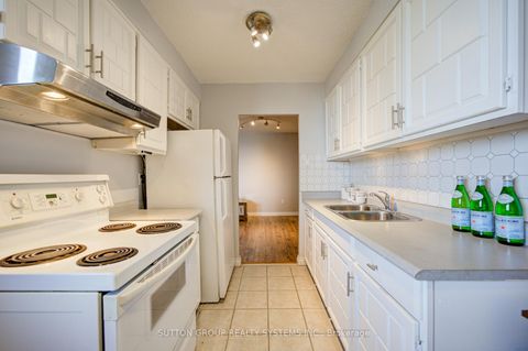 Photo 11 at 806 - 10 Muirhead Road, Pleasant View, Toronto