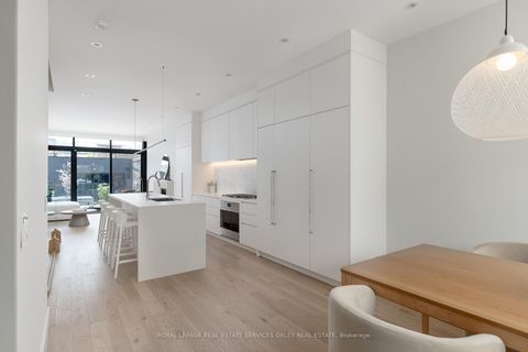 Photo 3 at 305 Manning Avenue, Bellwoods, Toronto